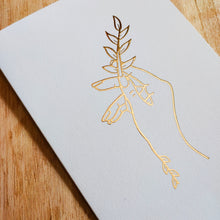 Afbeelding in Gallery-weergave laden, Strength - Hands of Gold met Goudfolie Luxe Wenskaart A6