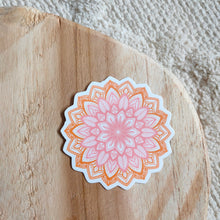 Afbeelding in Gallery-weergave laden, Oranje Roze Mandala Sticker 6.0x6.1cm
